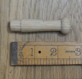 Peg Shaker Style Oak 65mm x 20mm Diameter