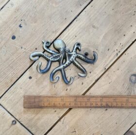 Multi Hook OCTOPUS Small Angled Head Antique Brass 85 x 125mm